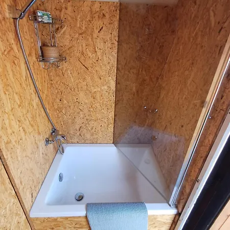 Bed & Breakfast Maringotka - South Hillside